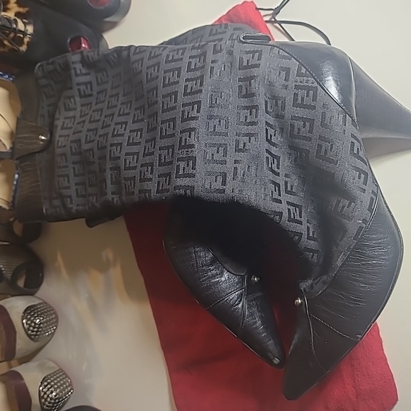 Fendi boots knee high - Picture 5 of 5